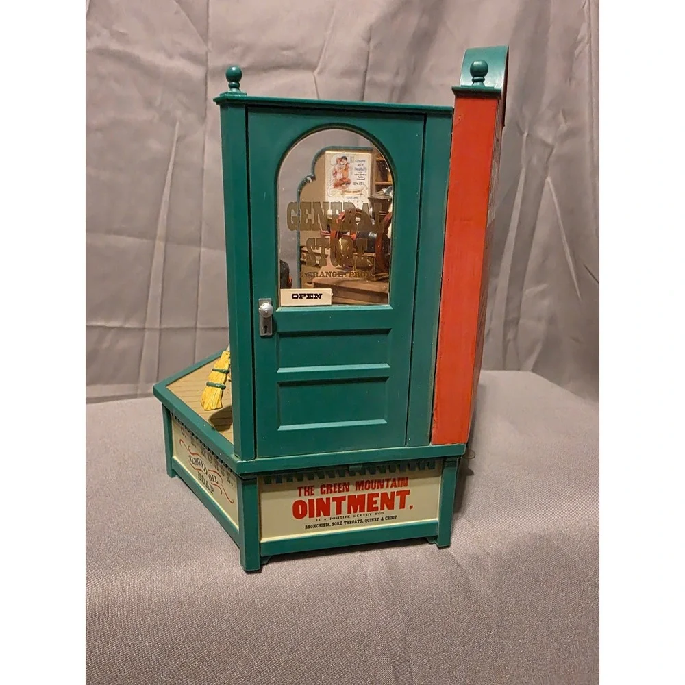 Vintage Enesco Franklin County General Store Yesteryears Musical Animated